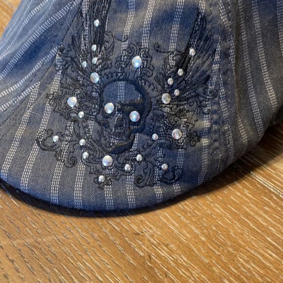 Dark and Light Gray Striped Newsboy Hat with Skull and Wings - Picture 3 of 7